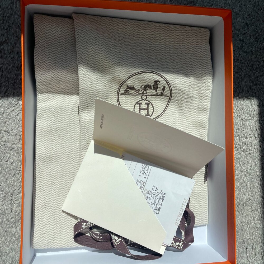 Hermes Oran Sandal in Black Leather - Picture 4 of 12